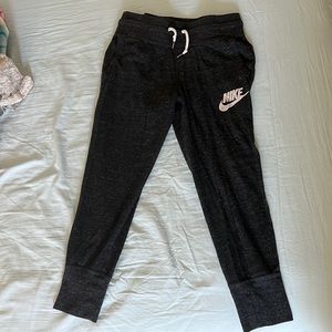 Nike capri joggers